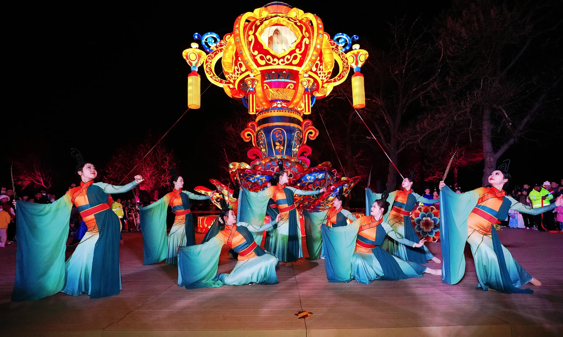 大明宫项目资料，夜间巡游与演出场景