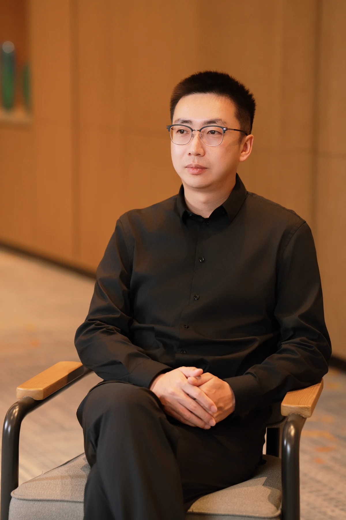 品牌访谈期间的个人工作照