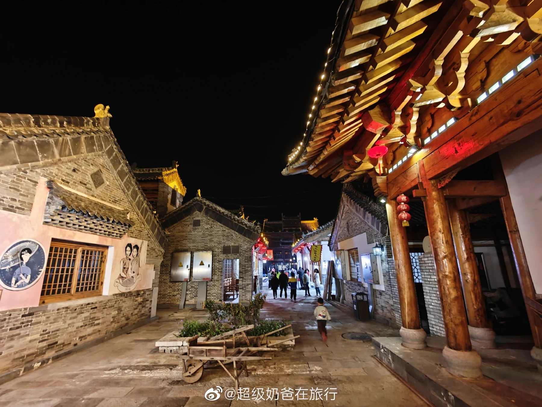 夏津德百旅游小镇街区场景，保留原图署名